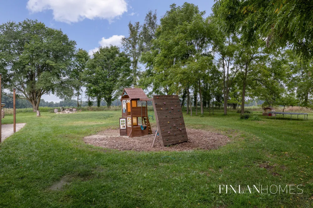 9361 Nugent Avenue NE Rockford, MI 49341