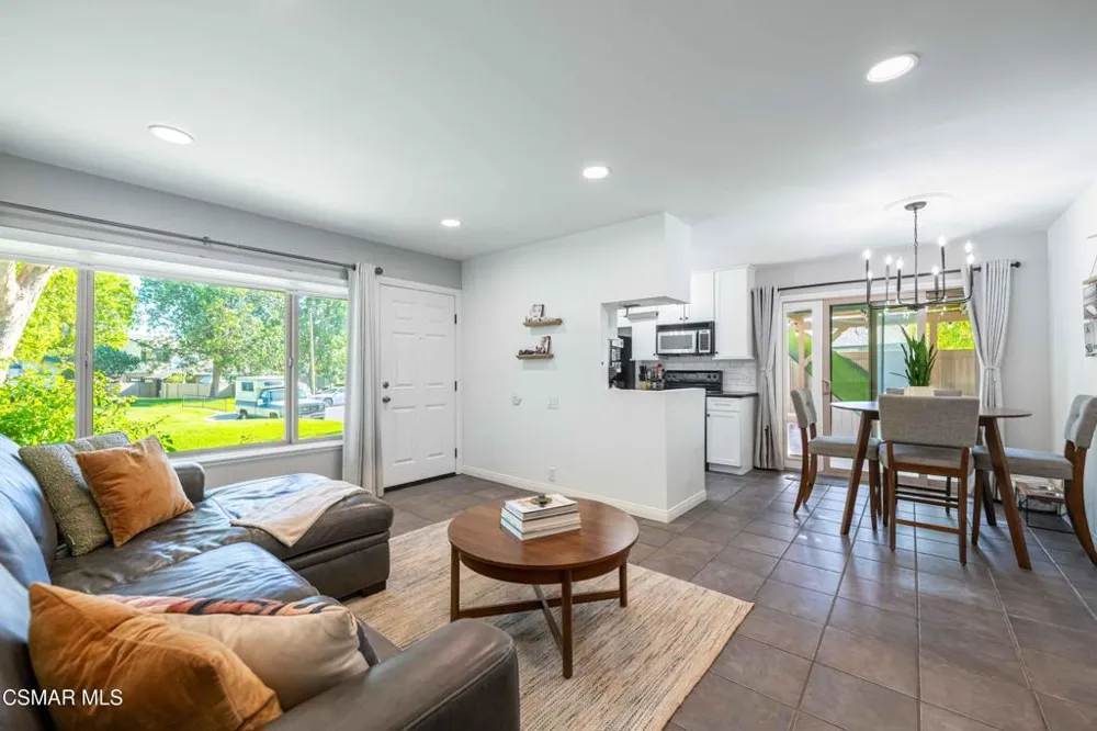 2278 Moss Court Thousand Oaks, CA 91362