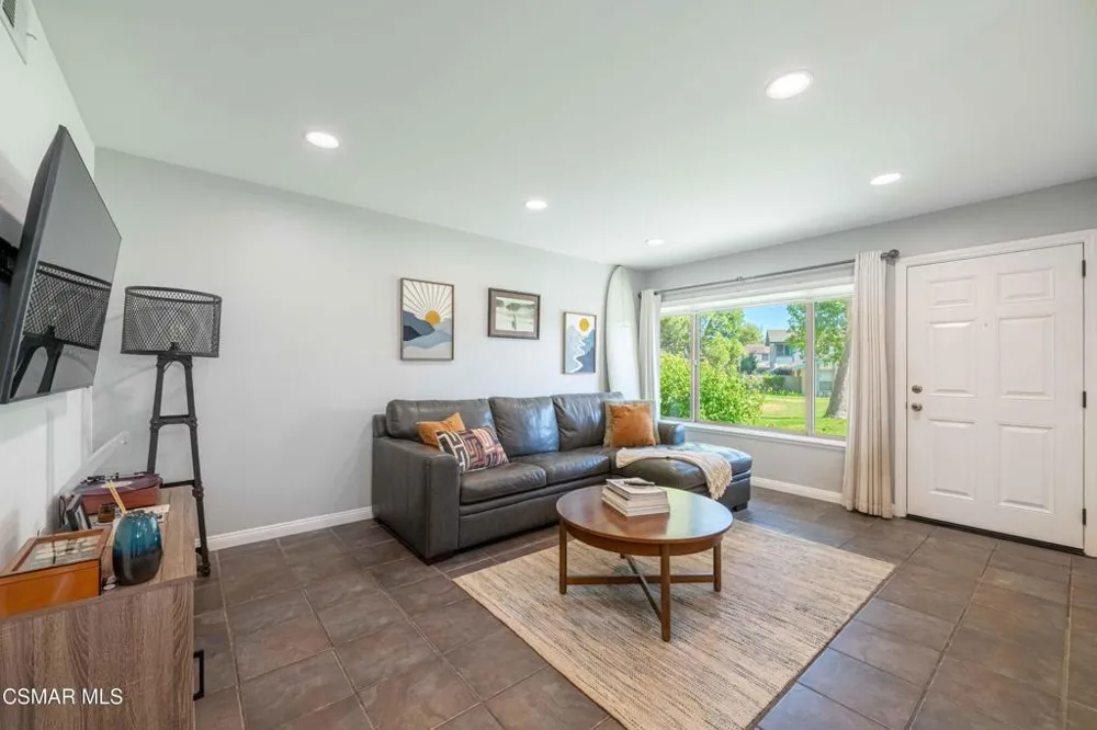 2278 Moss Court Thousand Oaks, CA 91362