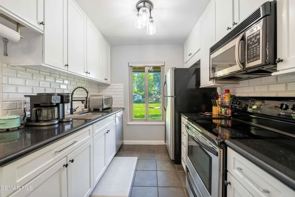 2278 Moss Court Thousand Oaks, CA 91362