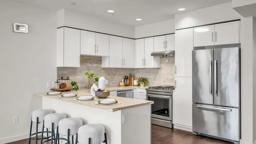 555 Innes Avenue #313 San Francisco, CA 94124