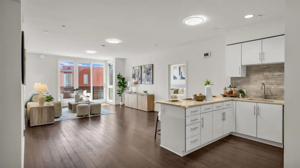 555 Innes Avenue #313 San Francisco, CA 94124