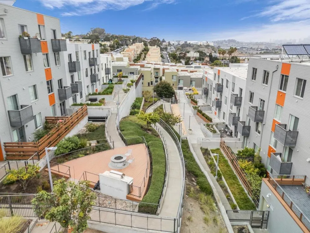 555 Innes Avenue #313 San Francisco, CA 94124