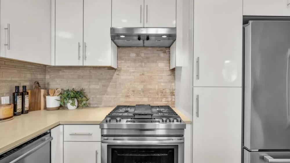 555 Innes Avenue #313 San Francisco, CA 94124