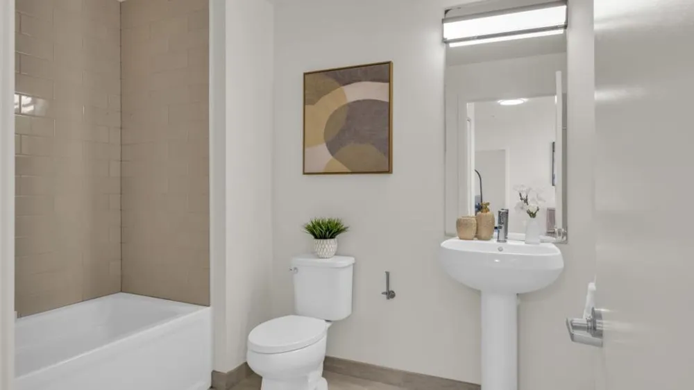 555 Innes Avenue #313 San Francisco, CA 94124