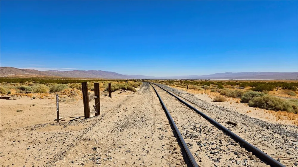 Cholla Rd Cantil, CA 93519