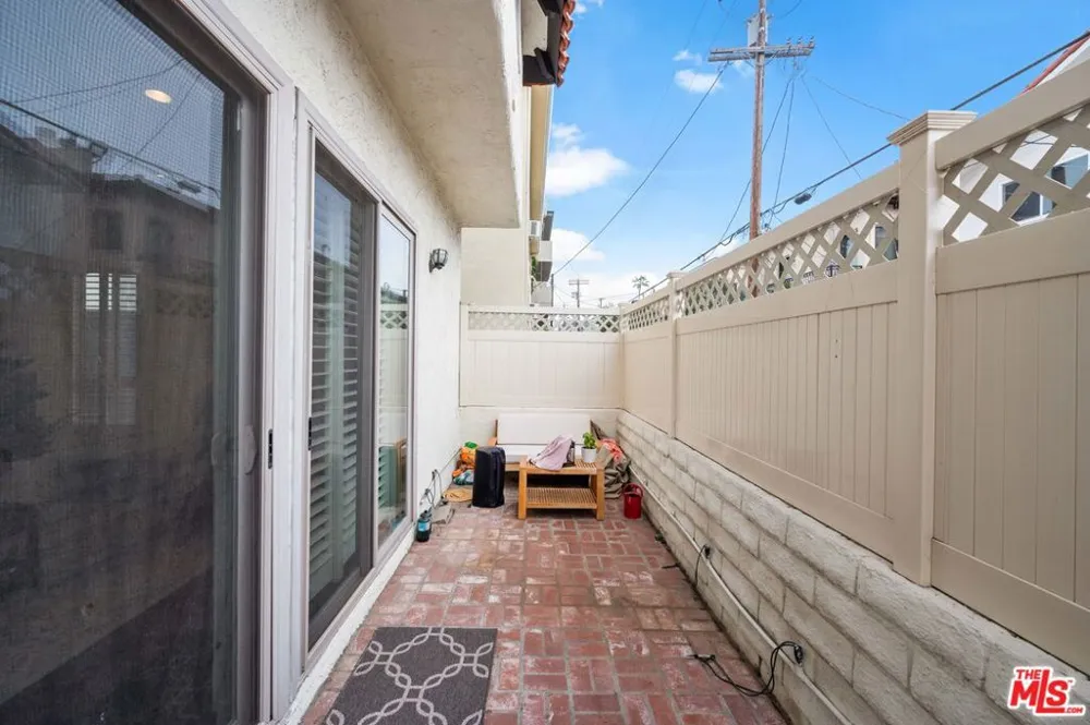 12336 Montana Avenue Los Angeles, CA 90049