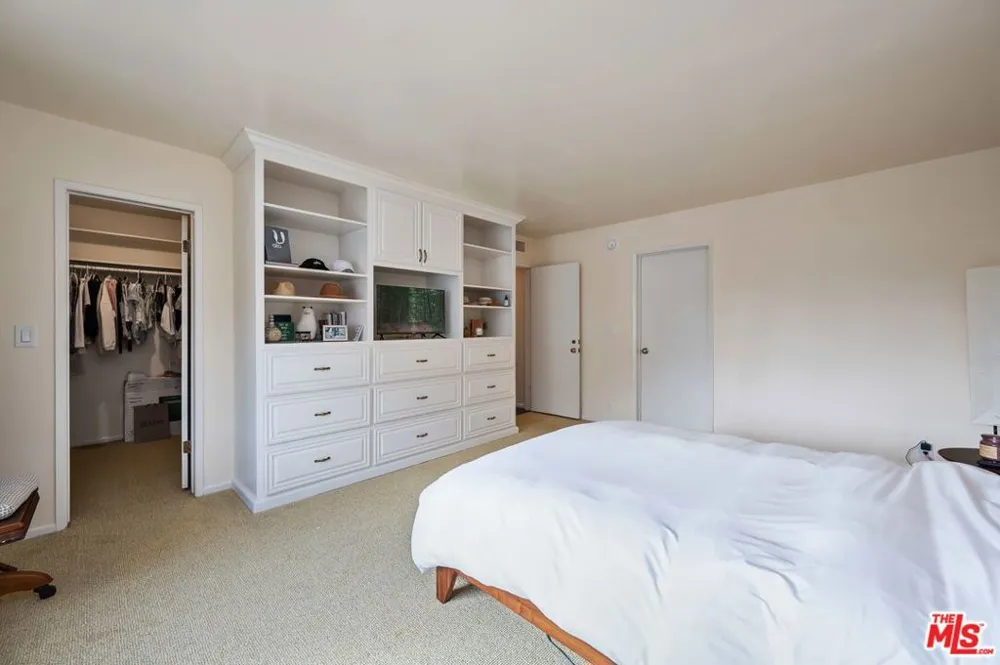 12336 Montana Avenue Los Angeles, CA 90049