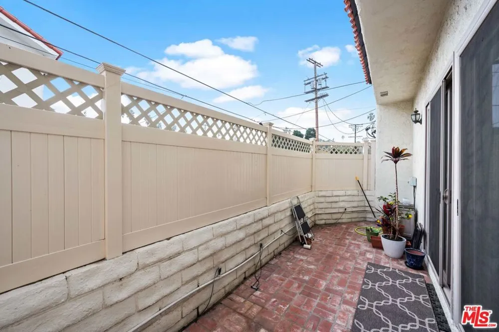 12336 Montana Avenue Los Angeles, CA 90049