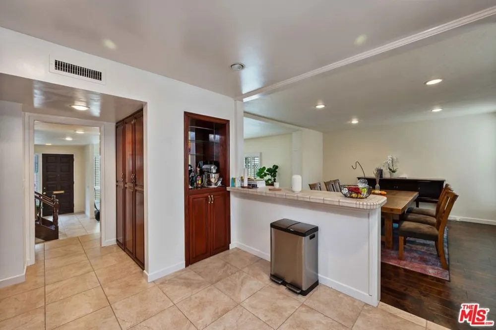 12336 Montana Avenue Los Angeles, CA 90049