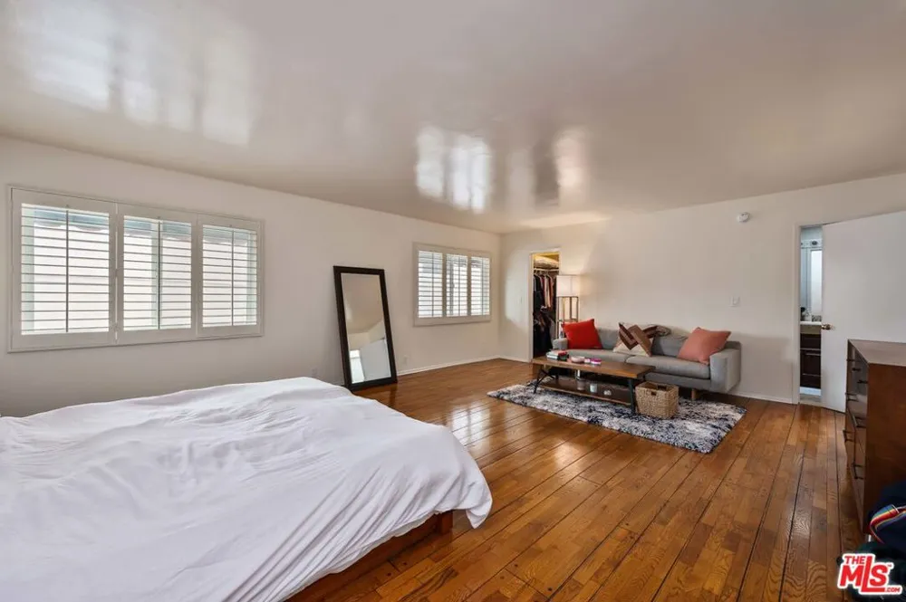 12336 Montana Avenue Los Angeles, CA 90049
