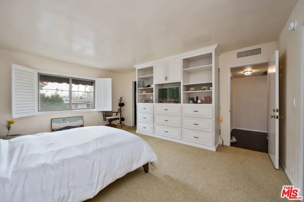 12336 Montana Avenue Los Angeles, CA 90049