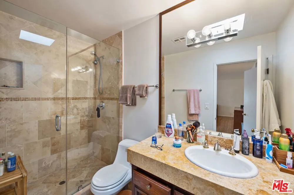 12336 Montana Avenue Los Angeles, CA 90049