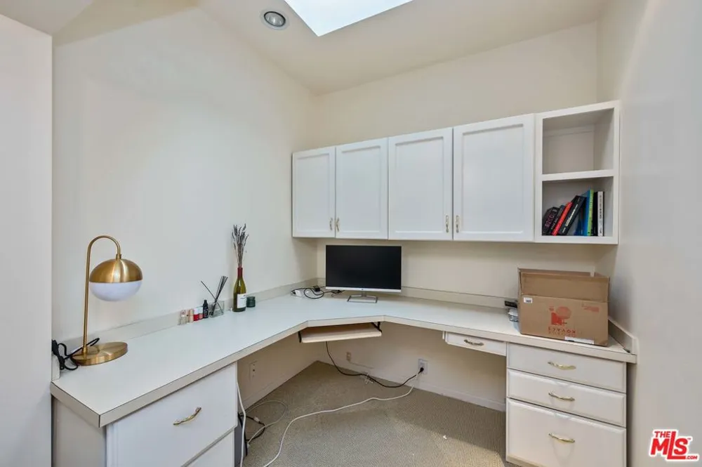 12336 Montana Avenue Los Angeles, CA 90049