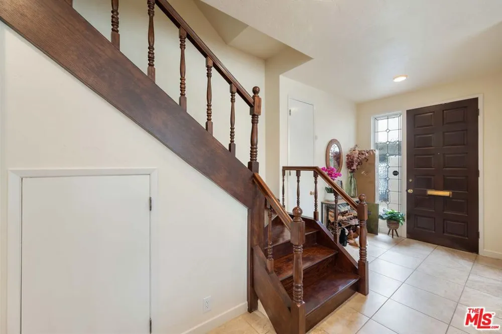 12336 Montana Avenue Los Angeles, CA 90049