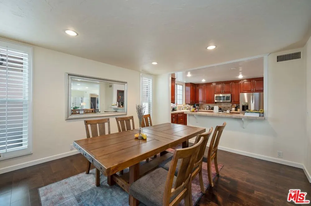 12336 Montana Avenue Los Angeles, CA 90049