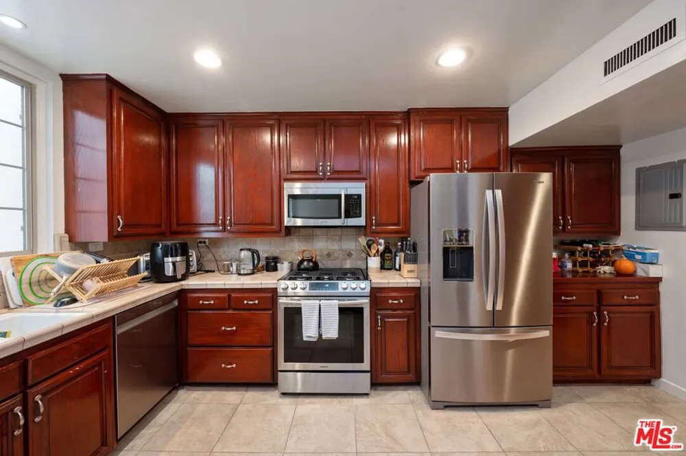 12336 Montana Avenue Los Angeles, CA 90049