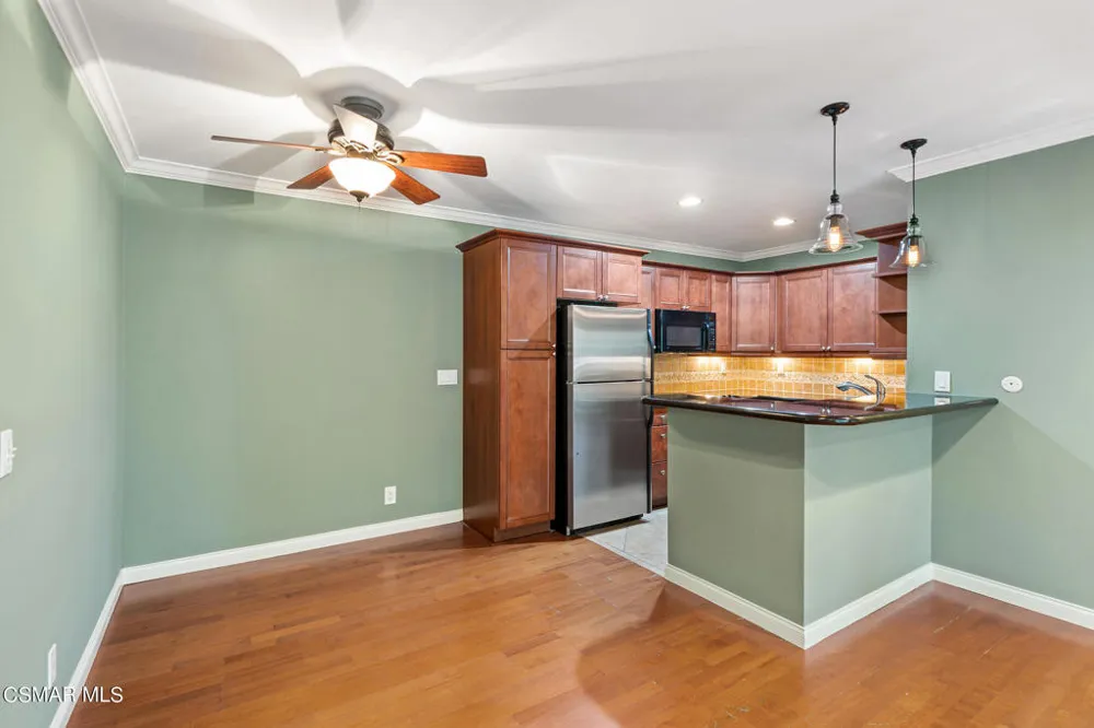 23663 Park Capri #144 Calabasas, CA 91302