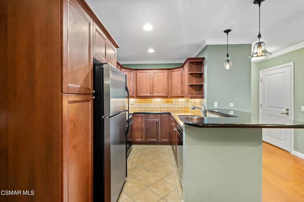 23663 Park Capri #144 Calabasas, CA 91302