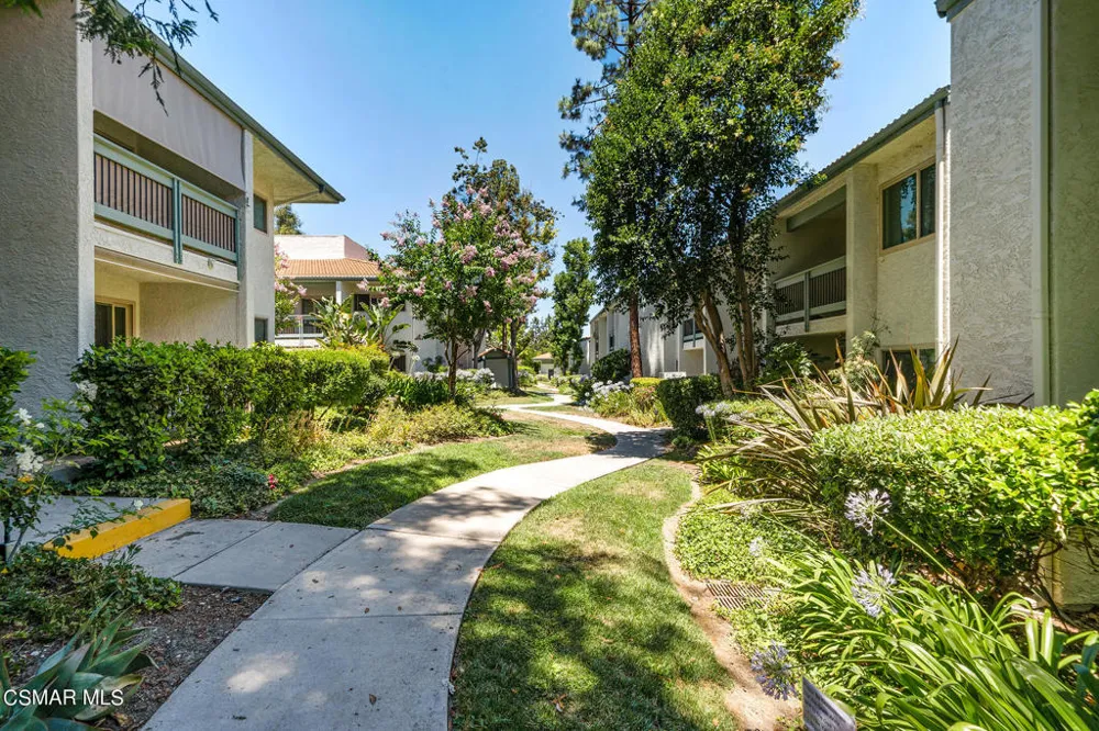 23663 Park Capri #144 Calabasas, CA 91302