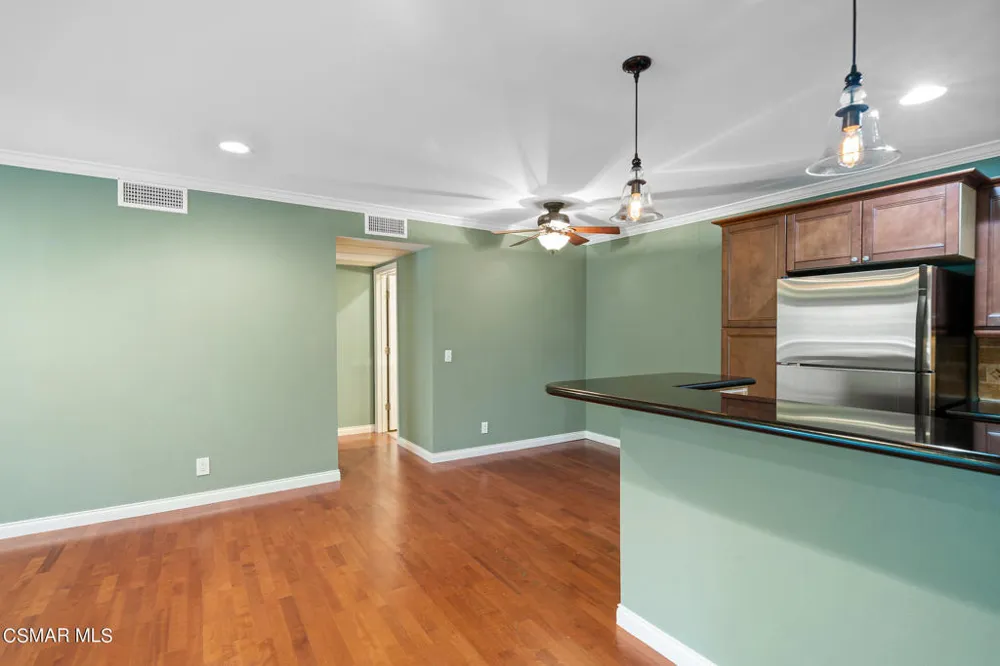 23663 Park Capri #144 Calabasas, CA 91302