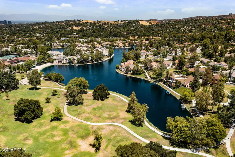 23663 Park Capri #144 Calabasas, CA 91302
