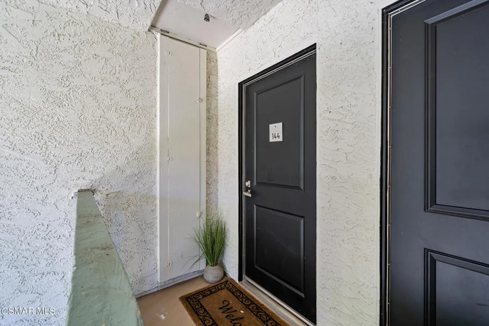 23663 Park Capri #144 Calabasas, CA 91302