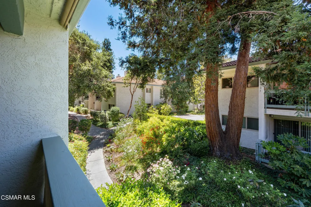 23663 Park Capri #144 Calabasas, CA 91302