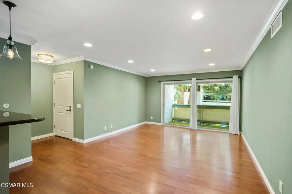 23663 Park Capri #144 Calabasas, CA 91302