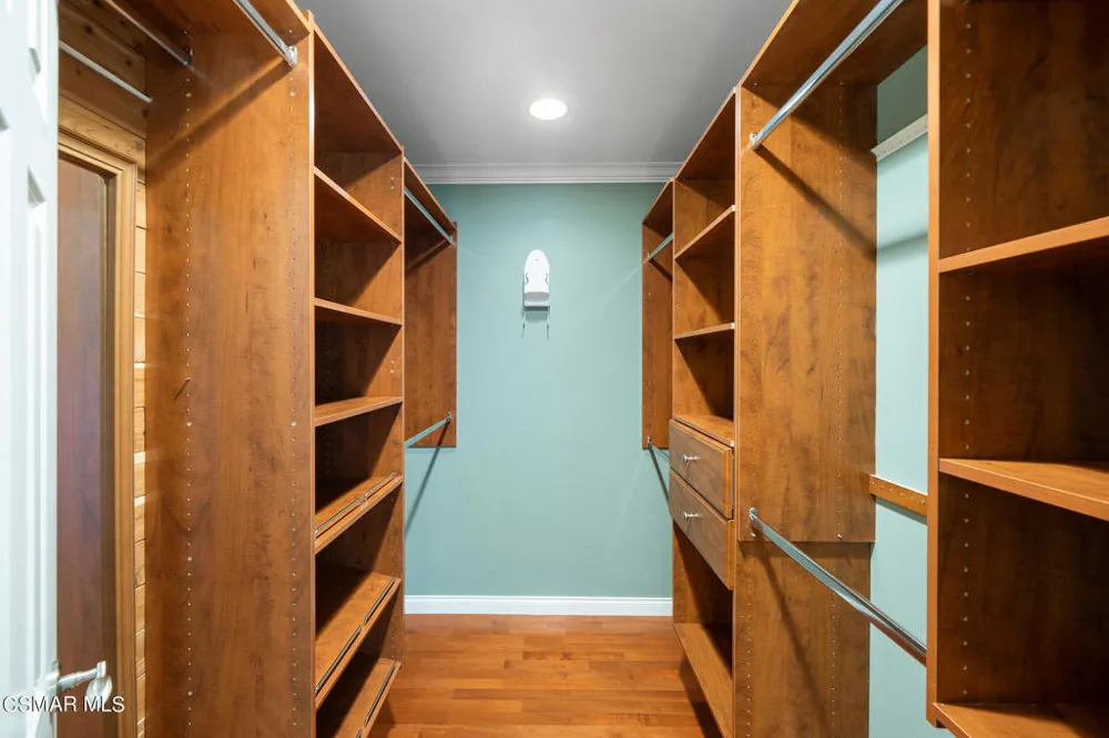 23663 Park Capri #144 Calabasas, CA 91302