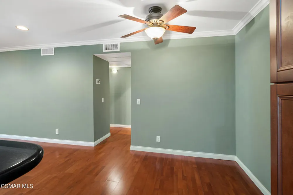 23663 Park Capri #144 Calabasas, CA 91302