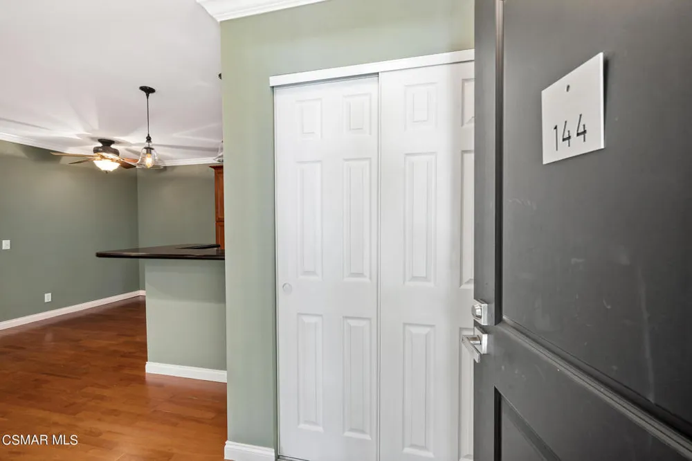 23663 Park Capri #144 Calabasas, CA 91302