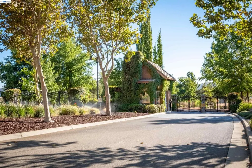 345 Hawkridge Road Copperopolis, CA 95228