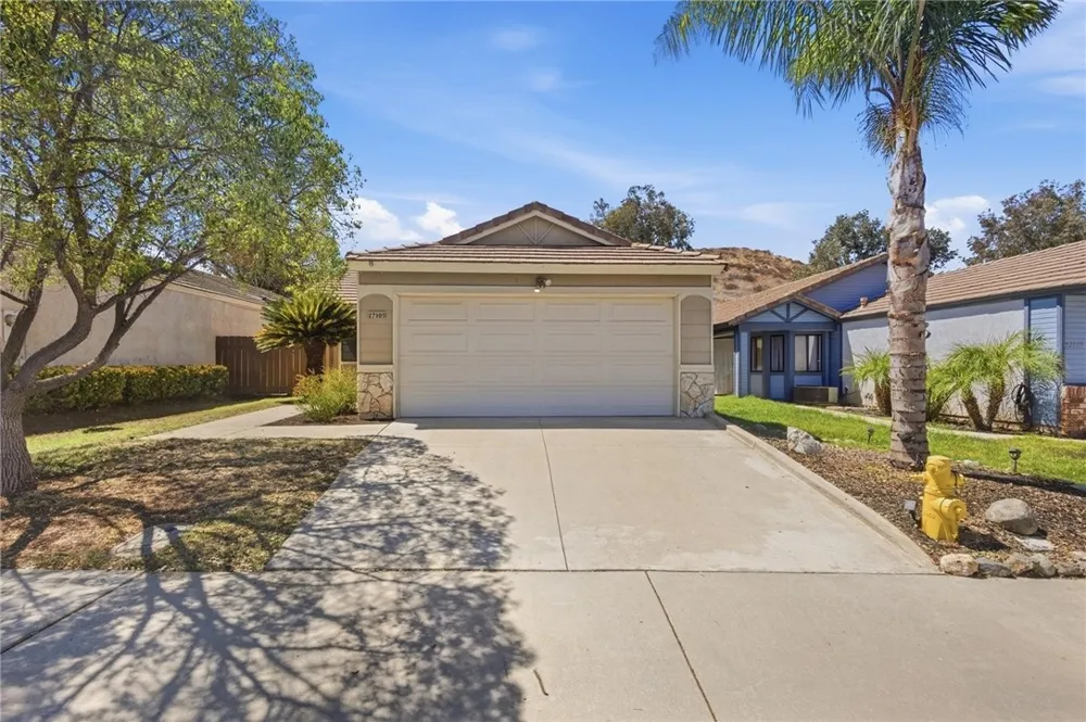 27905 Hillpointe Drive Menifee, CA 92585