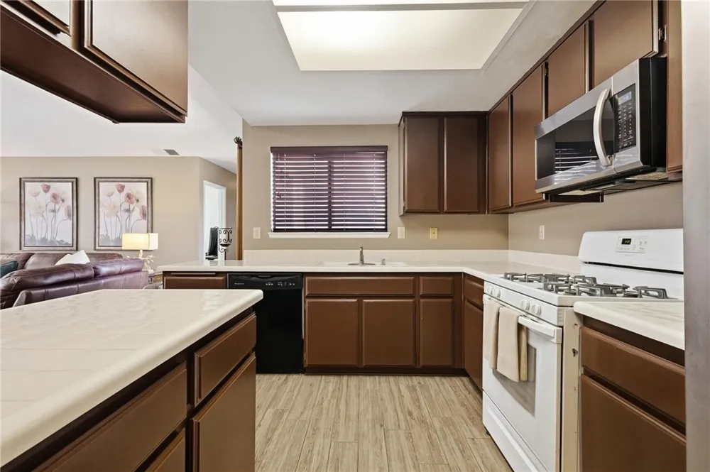 27905 Hillpointe Drive Menifee, CA 92585