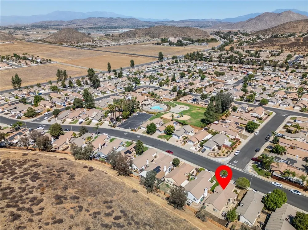 27905 Hillpointe Drive Menifee, CA 92585