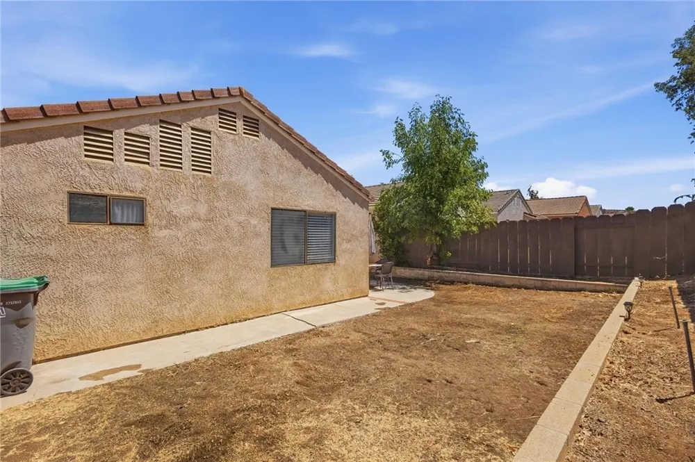 27905 Hillpointe Drive Menifee, CA 92585