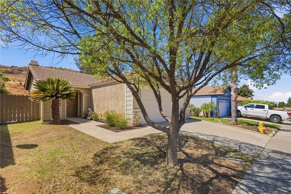 27905 Hillpointe Drive Menifee, CA 92585