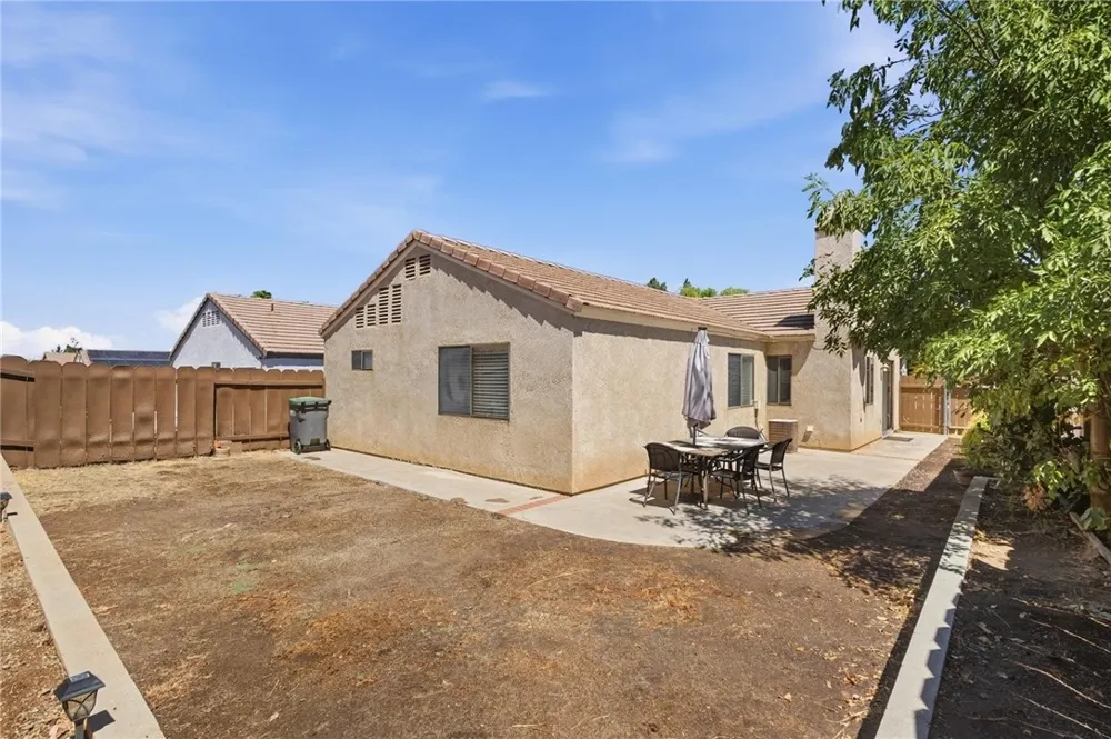 27905 Hillpointe Drive Menifee, CA 92585