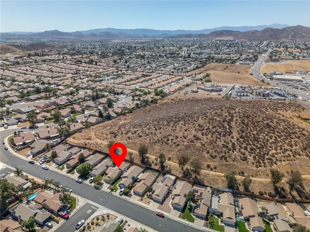 27905 Hillpointe Drive Menifee, CA 92585
