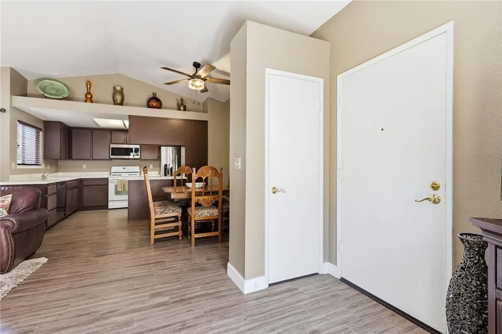 27905 Hillpointe Drive Menifee, CA 92585