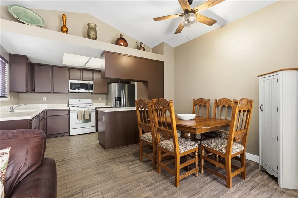 27905 Hillpointe Drive Menifee, CA 92585