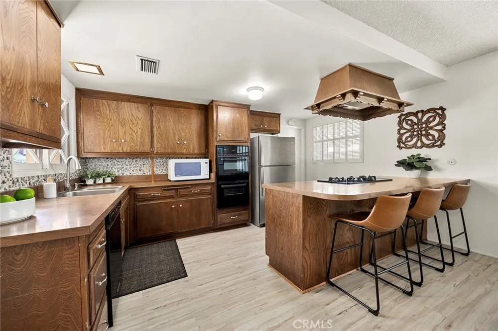 341 E Parkwood Ave La Habra, CA 90631