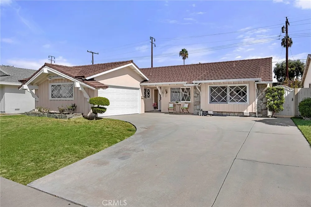 341 E Parkwood Ave La Habra, CA 90631