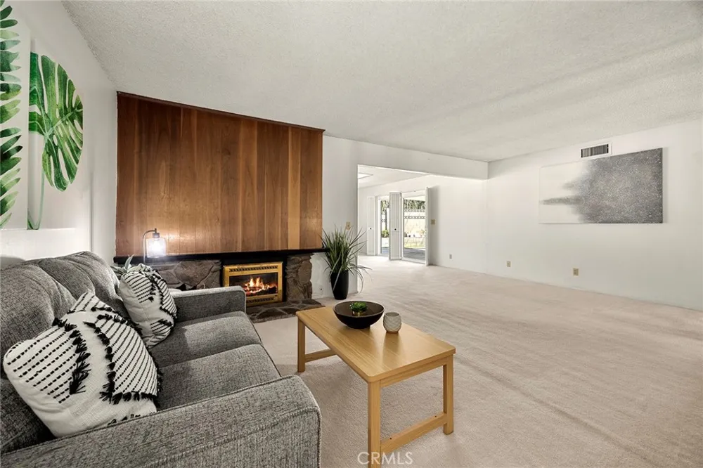 341 E Parkwood Ave La Habra, CA 90631
