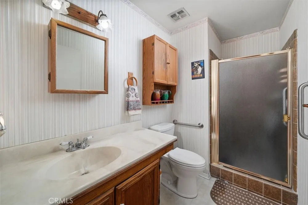 24020 Avenida Crescenta Valencia, CA 91355