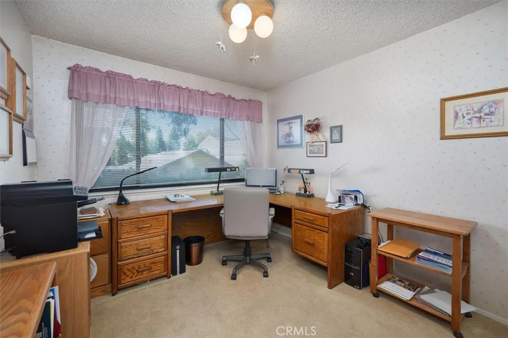 24020 Avenida Crescenta Valencia, CA 91355