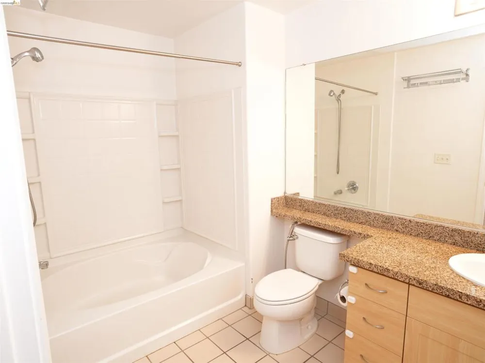 1121 40th Street #4202 Emeryville, CA 94608