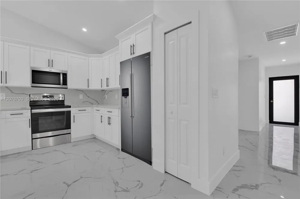 104 HIGHTOWER AVE S Lehigh Acres, FL 33973