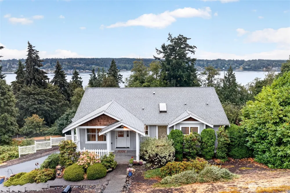 13204 Emerald Drive NW Gig Harbor, WA 98329